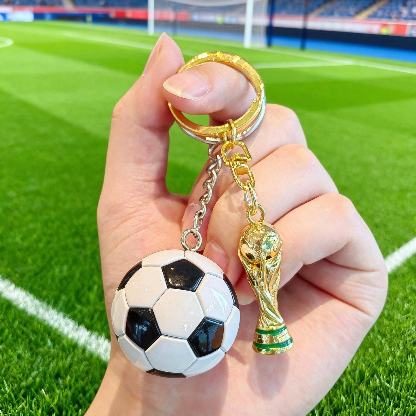 ⚽🏆 FIFA Trophy & Ball Keychain